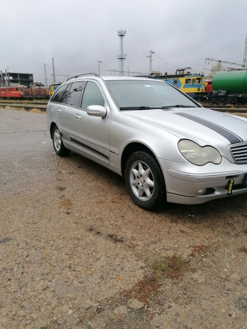 Mercedes-Benz C 220, снимка 4 - Автомобили и джипове - 47038167