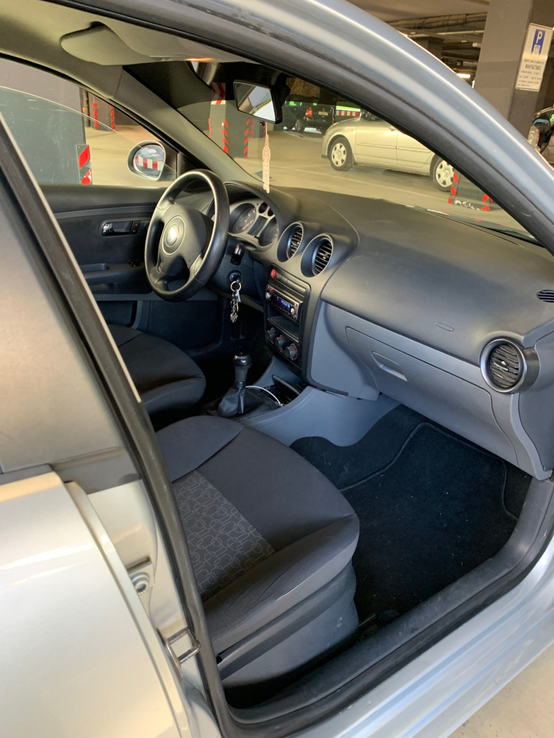 Seat Ibiza 1.2 , снимка 7 - Автомобили и джипове - 46380589