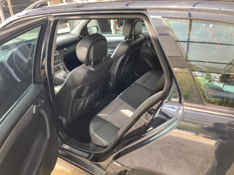 Mercedes-Benz C 220 220 CDI , снимка 3 - Автомобили и джипове - 52592827