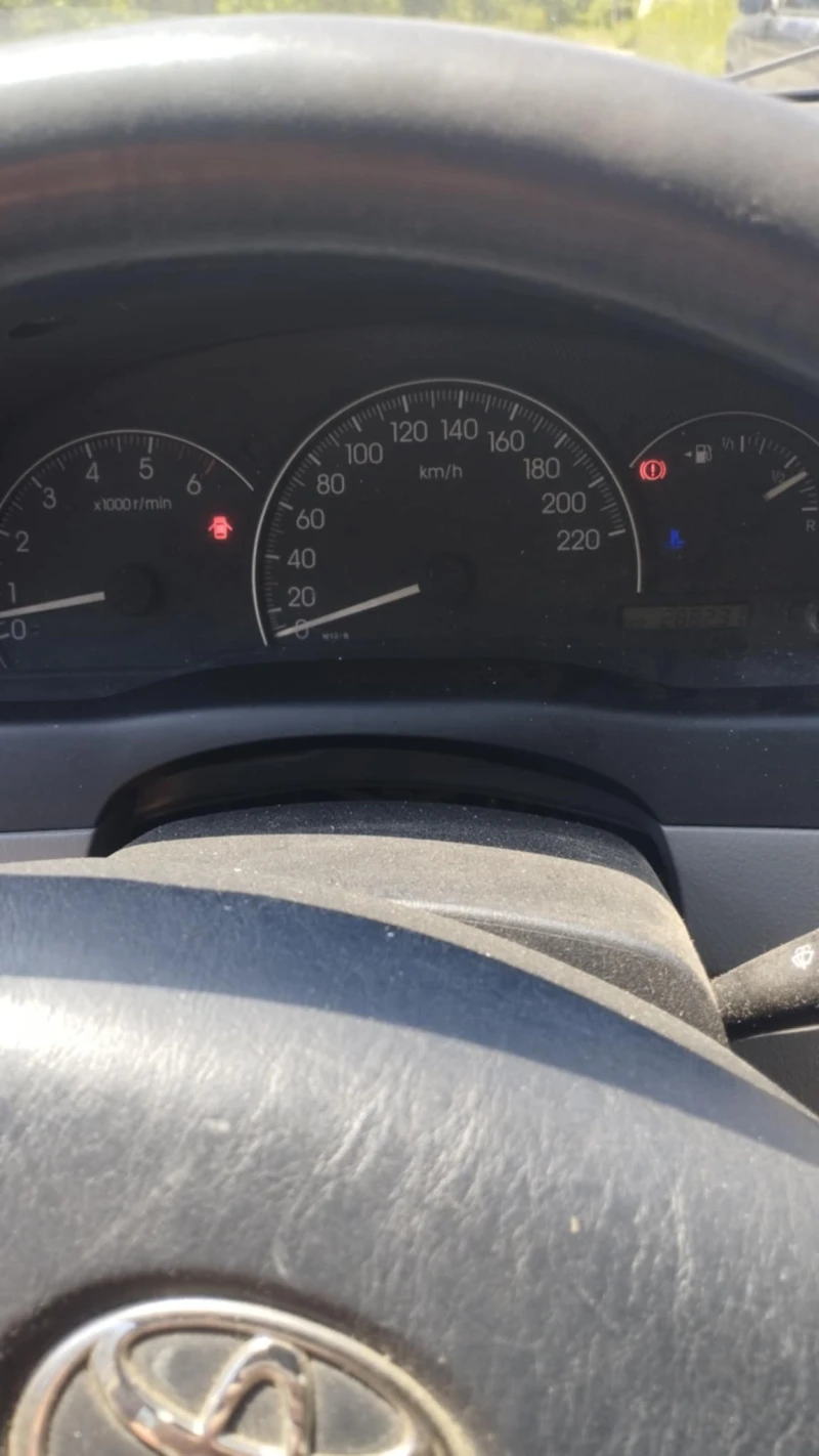 Toyota Avensis verso 2.0 TD, снимка 7 - Автомобили и джипове - 51890652