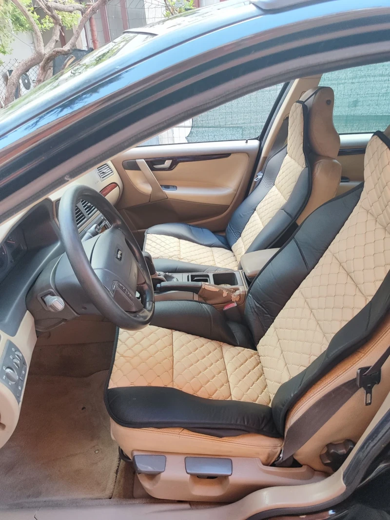 Volvo V70 2400 АГУ, снимка 9 - Автомобили и джипове - 51313935
