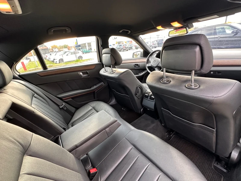 Mercedes-Benz E 220 CDI, снимка 9 - Автомобили и джипове - 52307815