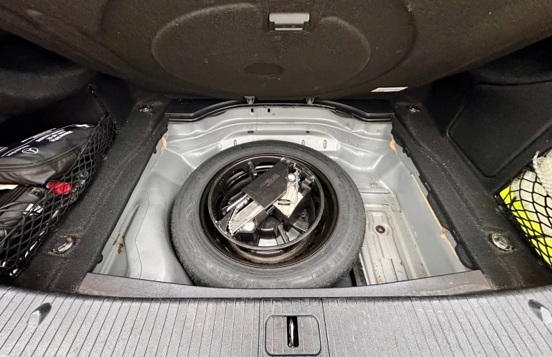 Mercedes-Benz E 220 CDI, снимка 16 - Автомобили и джипове - 52307815