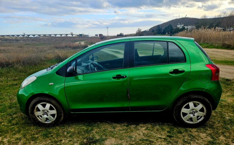 Toyota Yaris 1.0, 69 Hp, снимка 4 - Автомобили и джипове - 52553872