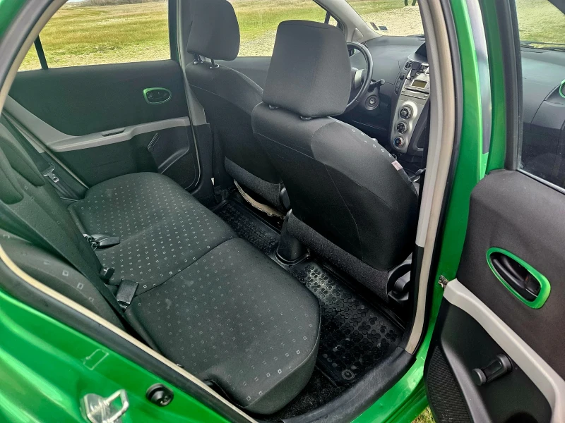 Toyota Yaris 1.0, 69 Hp, снимка 9 - Автомобили и джипове - 52553872