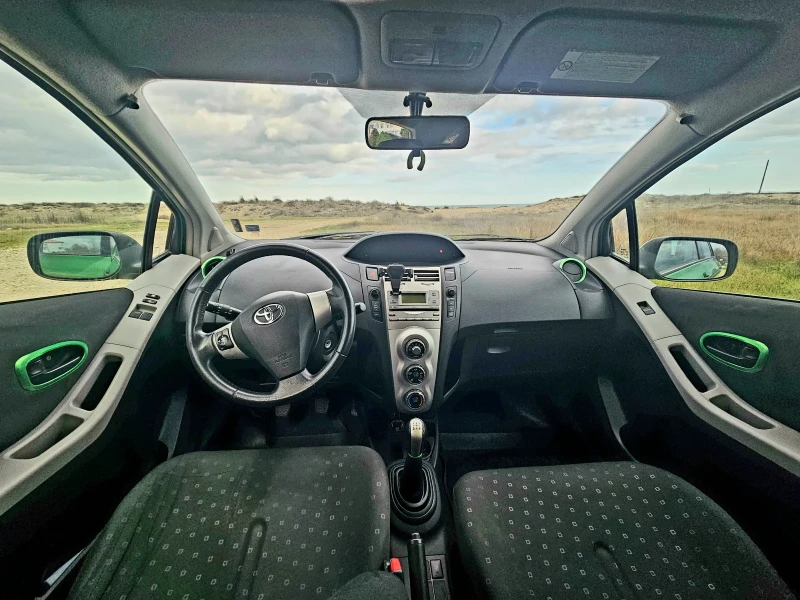 Toyota Yaris 1.0, 69 Hp, снимка 7 - Автомобили и джипове - 52553872