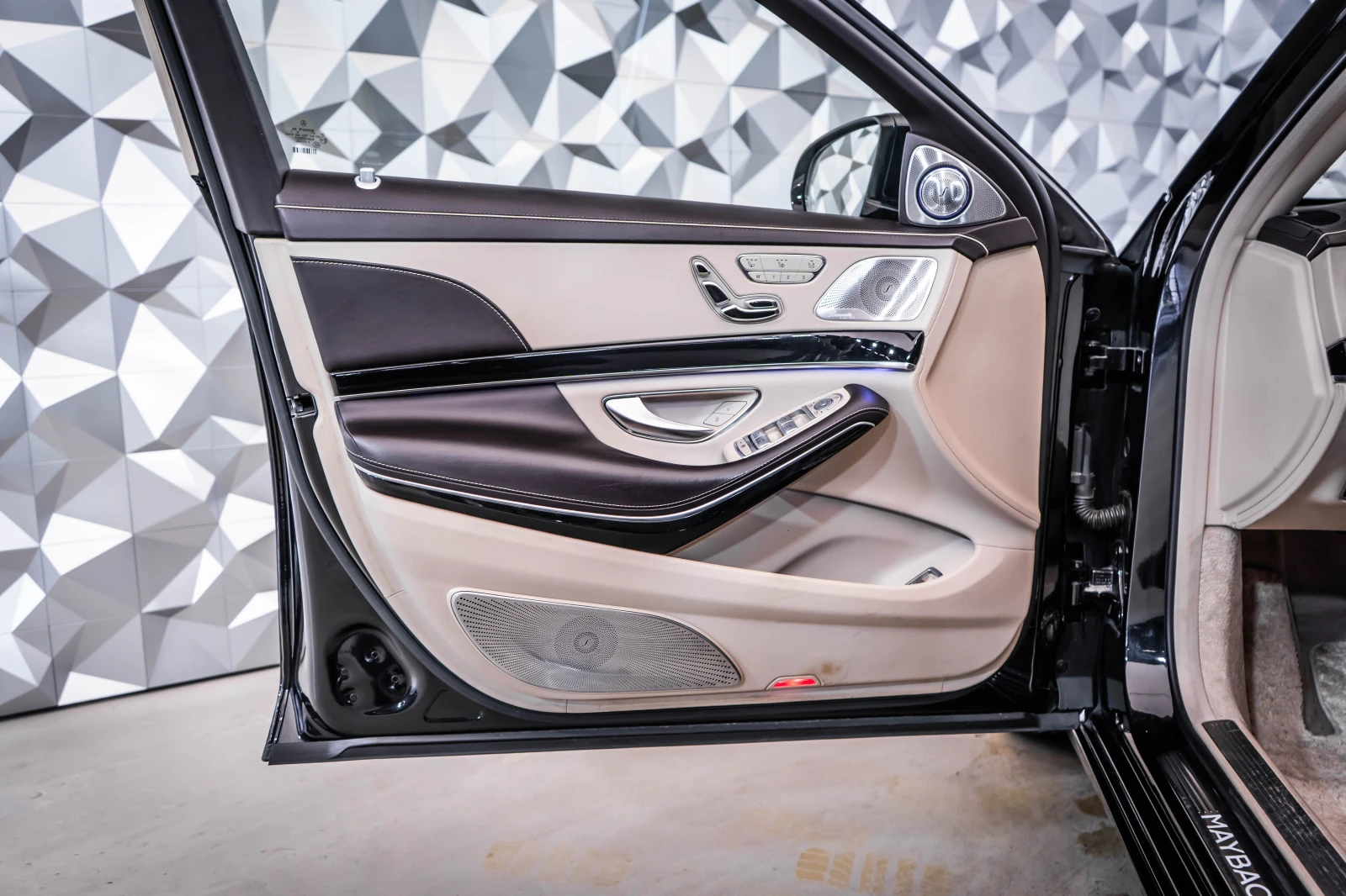 Mercedes-Benz S 560 4M Maybach* FirstClass* BurmHighEnd* DesignoExkl*  - изображение 7