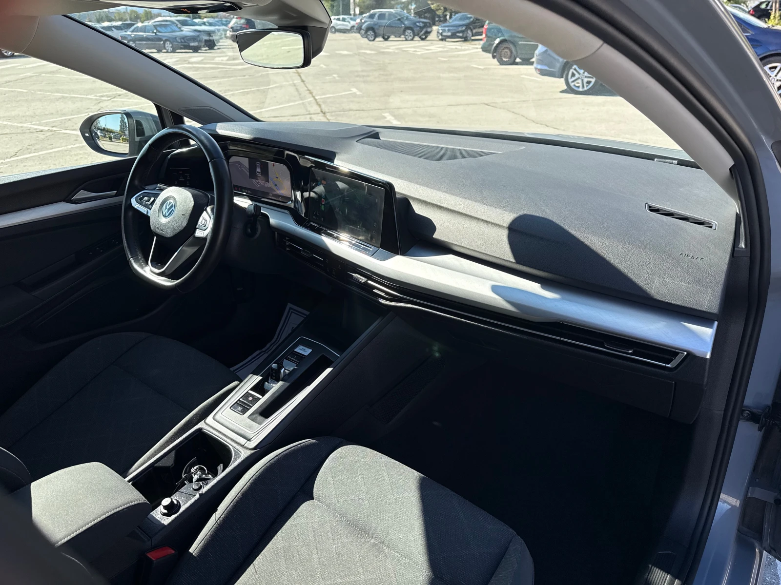 VW Golf 2.0/150p.s/Distronic/FULL-LED/CARPLAY/Lane-assist - изображение 8