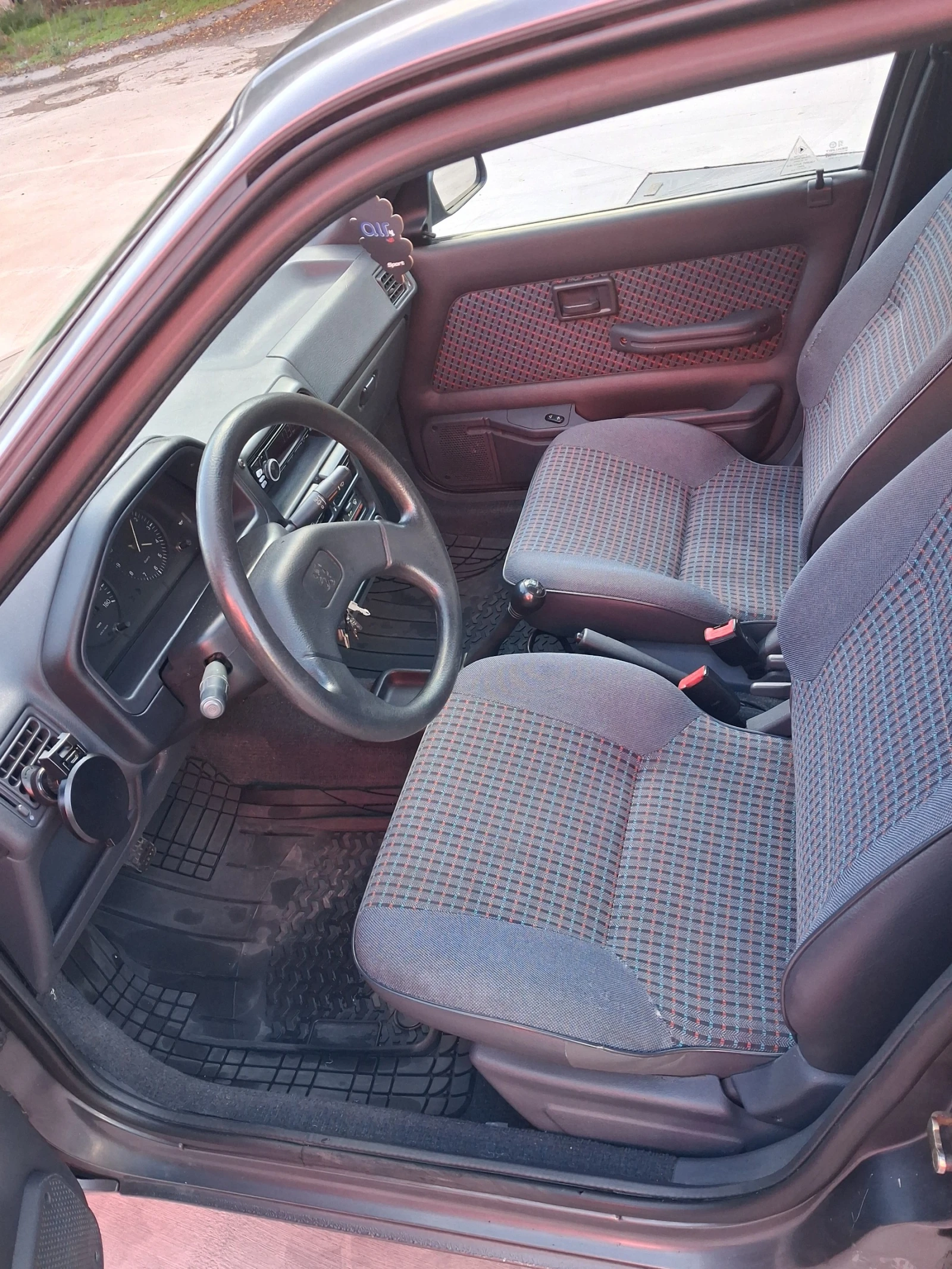 Peugeot 106  - изображение 6