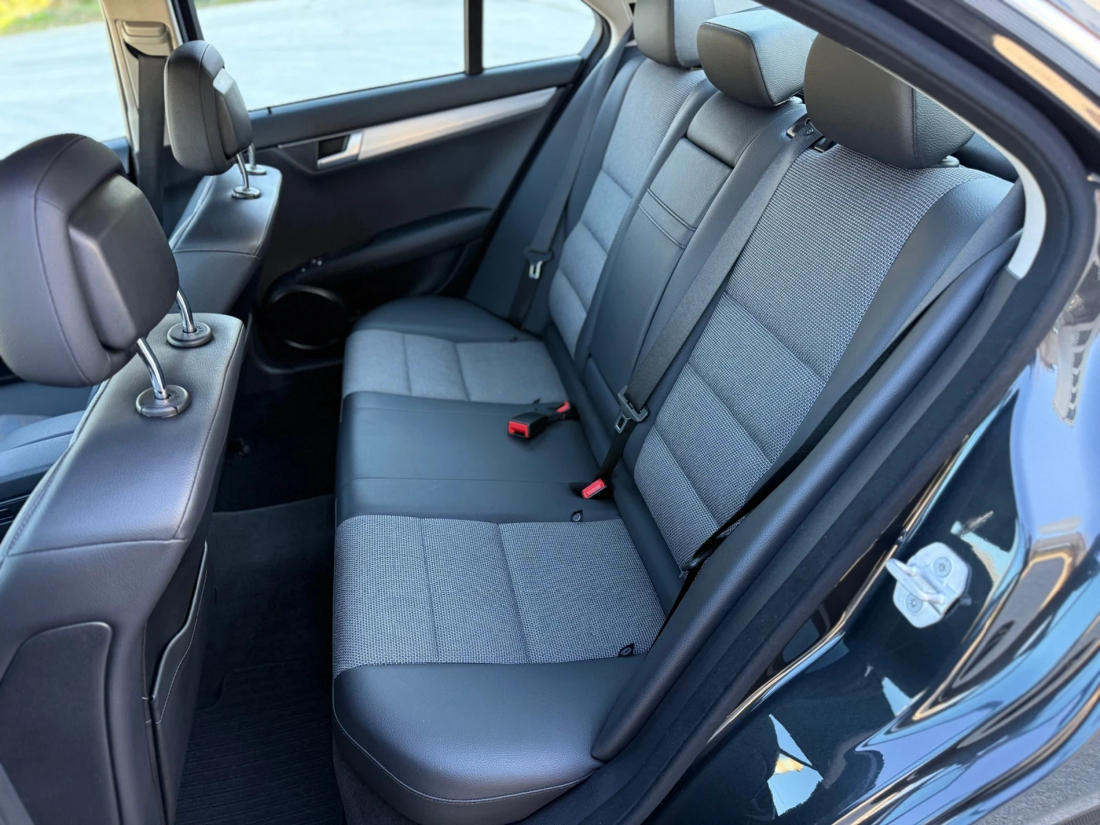 Mercedes-Benz C 250 i AUTOMATIC KEYLESS | Mobile.bg   11