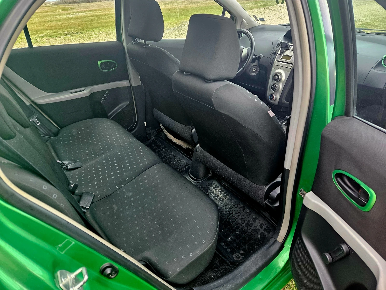 Toyota Yaris 1.0, 69 Hp - изображение 9