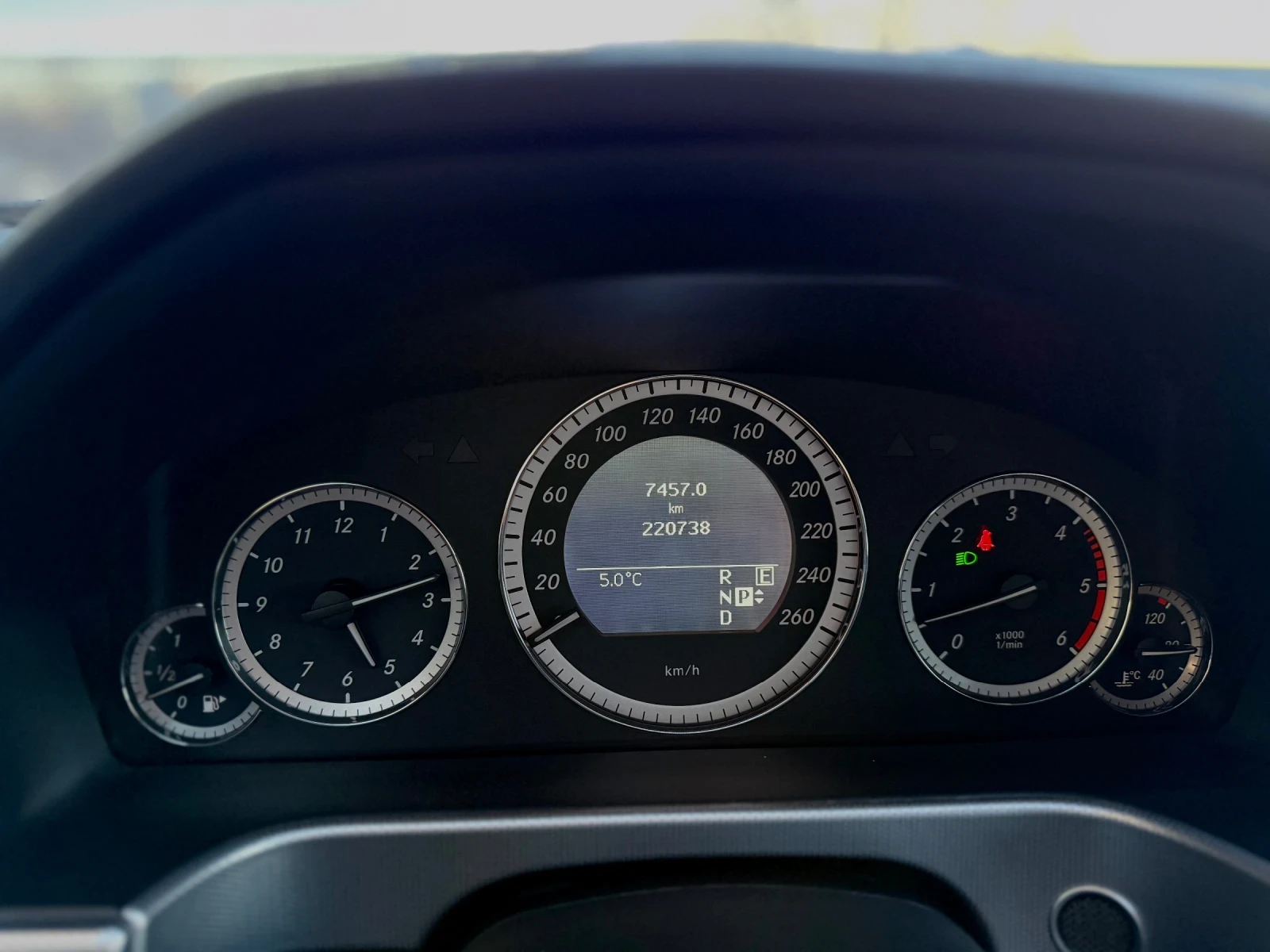 Mercedes-Benz E 350 CDI BlueEfficiency - изображение 8