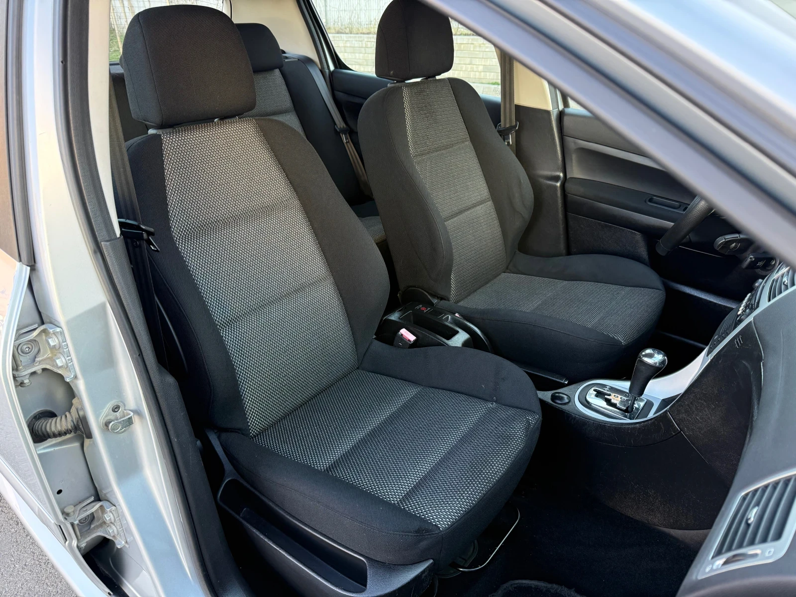 Peugeot 307 1, 6i #АВТОМАТИК#, снимка 12 - Автомобили и джипове - 53840255