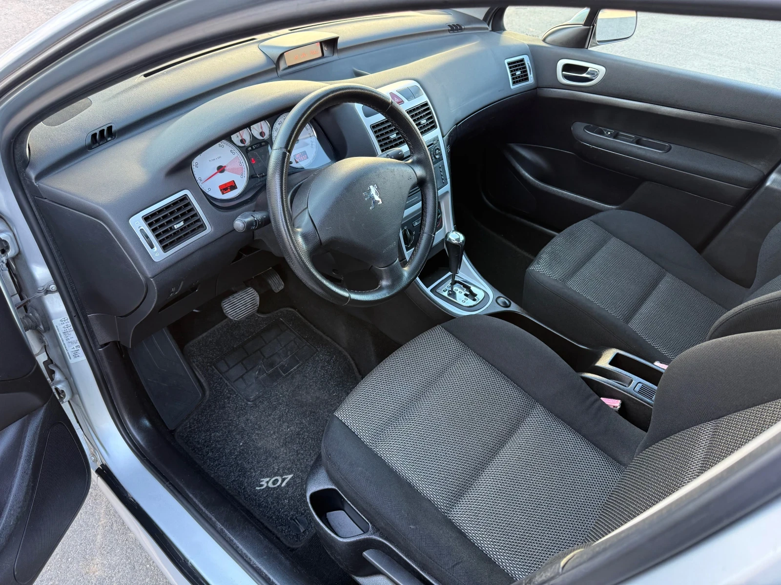 Peugeot 307 1, 6i #АВТОМАТИК#, снимка 9 - Автомобили и джипове - 53840255