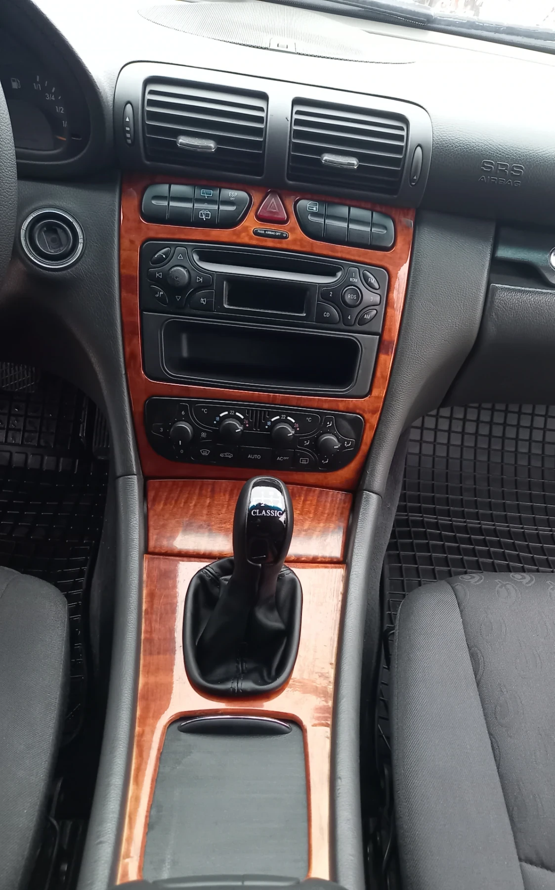 Mercedes-Benz C 220, снимка 13 - Автомобили и джипове - 53949065