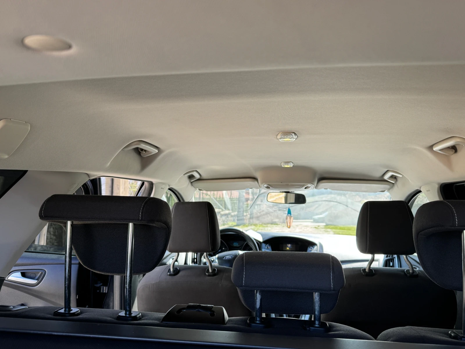 Ford Focus - 1.0 / 125 к.с. EcoBoost, TITANIUM, снимка 12 - Автомобили и джипове - 53978744