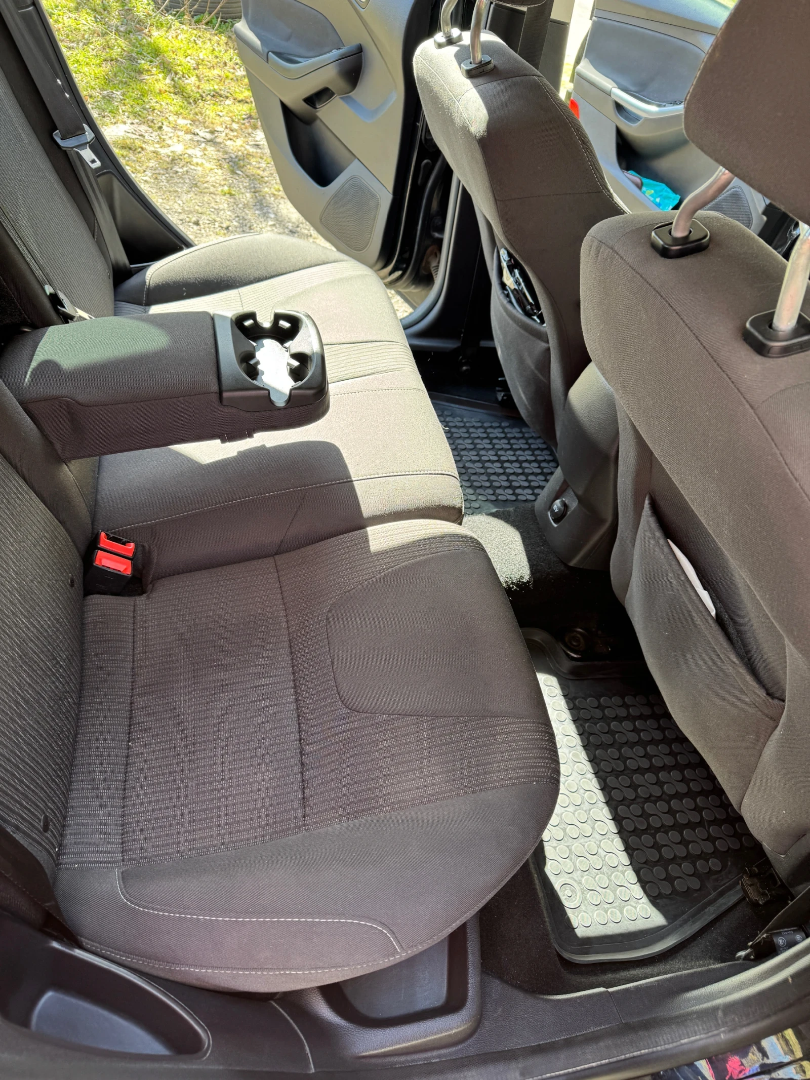 Ford Focus - 1.0 / 125 к.с. EcoBoost, TITANIUM, снимка 10 - Автомобили и джипове - 53978744