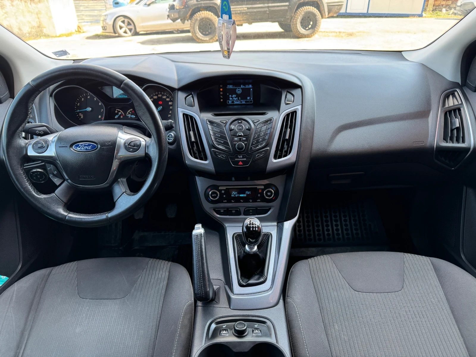 Ford Focus - 1.0 / 125 к.с. EcoBoost, TITANIUM, снимка 7 - Автомобили и джипове - 53978744