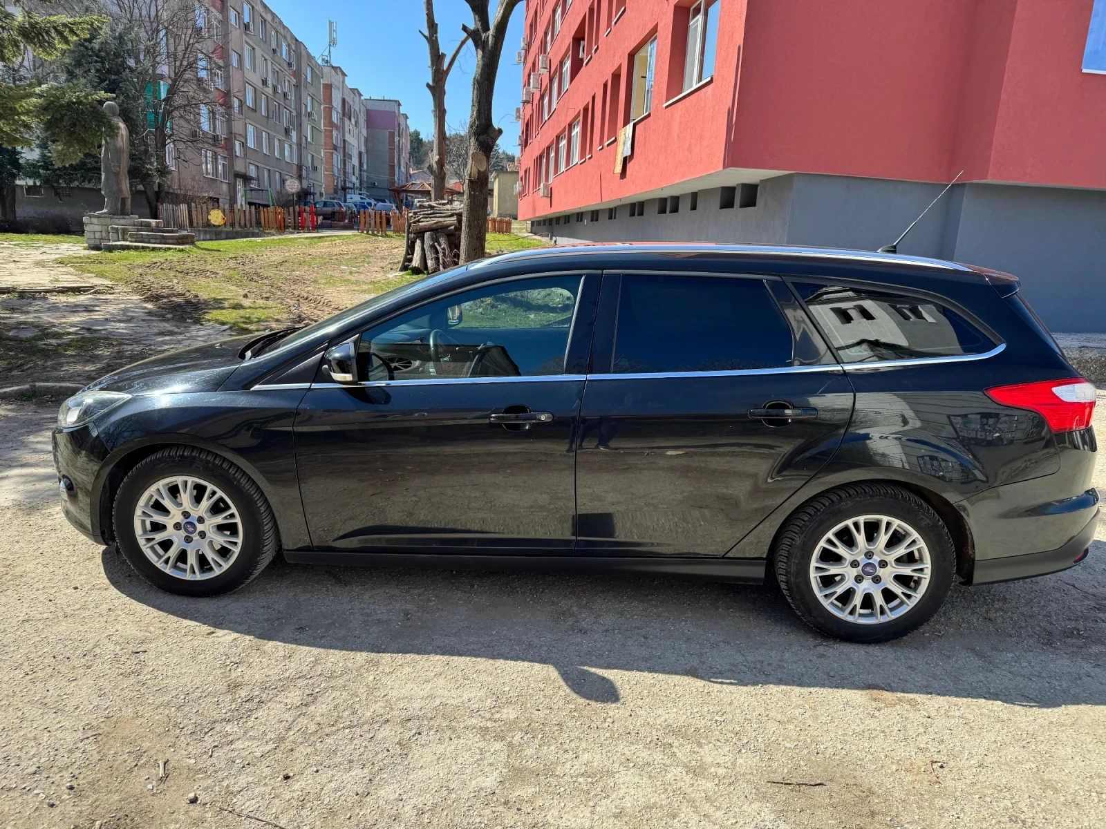 Ford Focus - 1.0 / 125 к.с. EcoBoost, TITANIUM, снимка 2 - Автомобили и джипове - 53978744