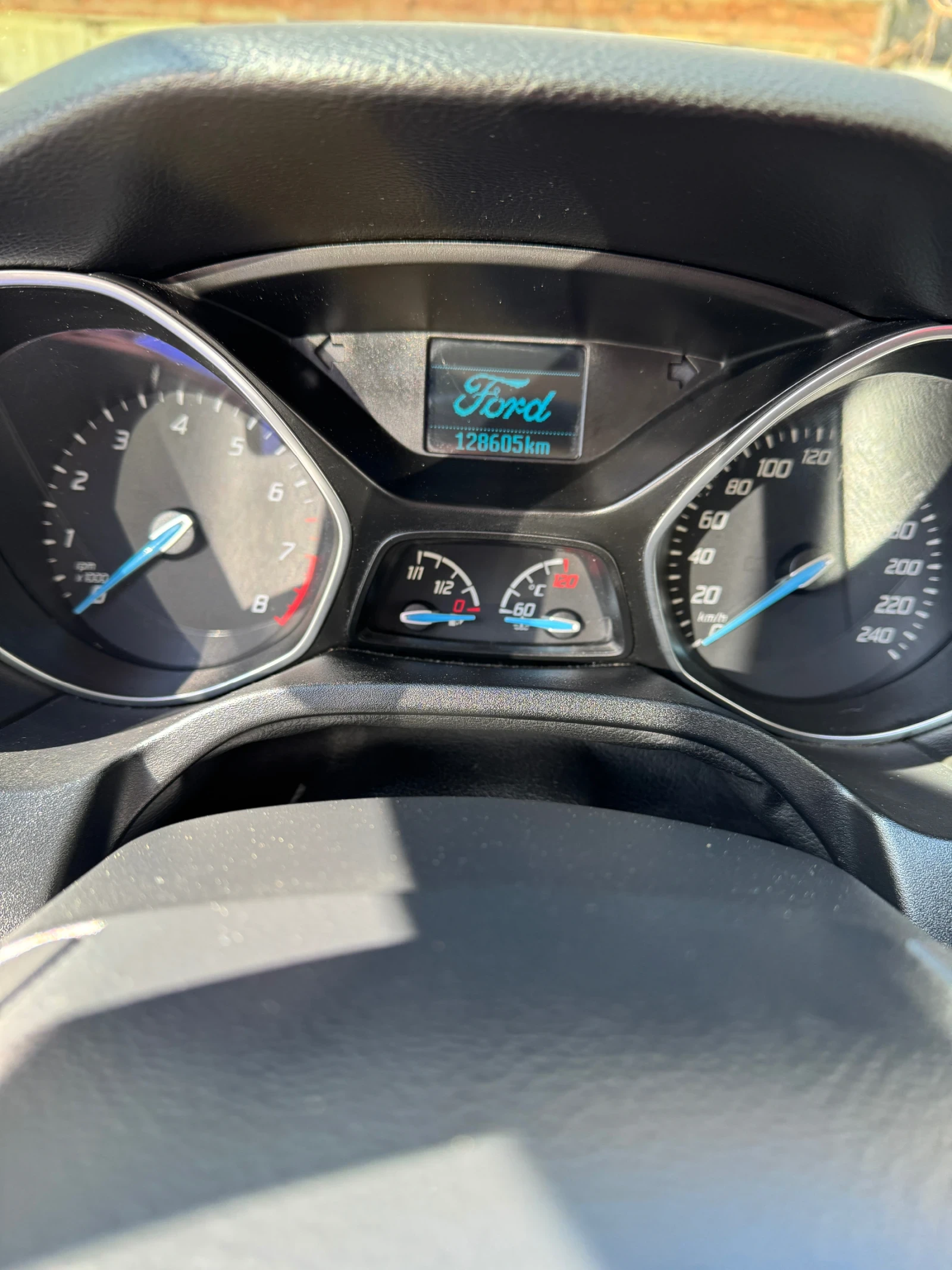 Ford Focus - 1.0 / 125 к.с. EcoBoost, TITANIUM, снимка 6 - Автомобили и джипове - 53978744