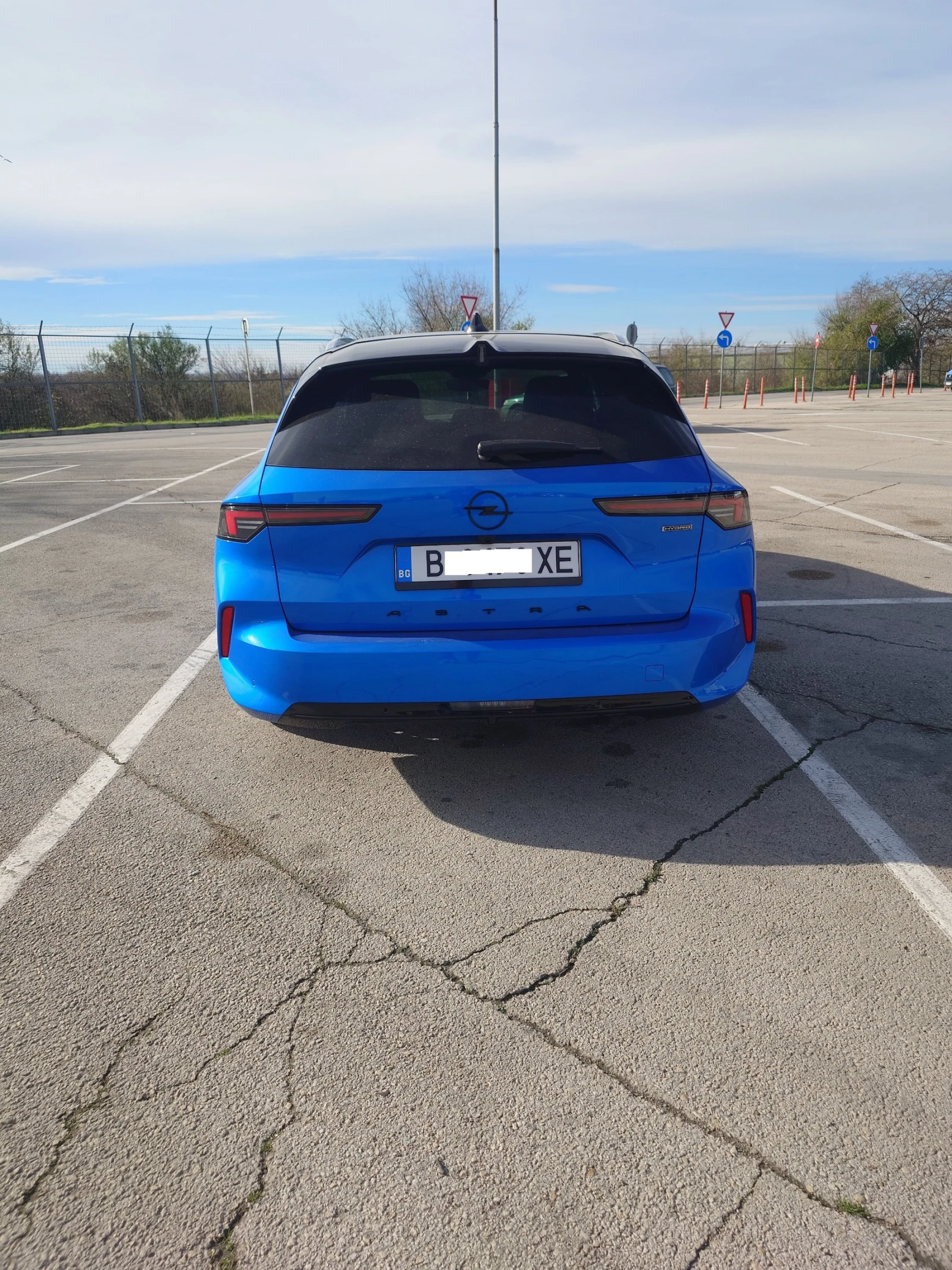 Opel Astra 1.5T PHEV, снимка 4 - Автомобили и джипове - 54047722