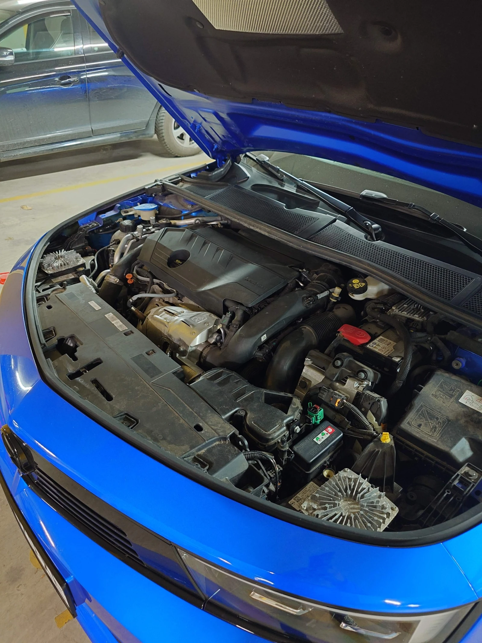 Opel Astra 1.5T PHEV, снимка 14 - Автомобили и джипове - 54047722