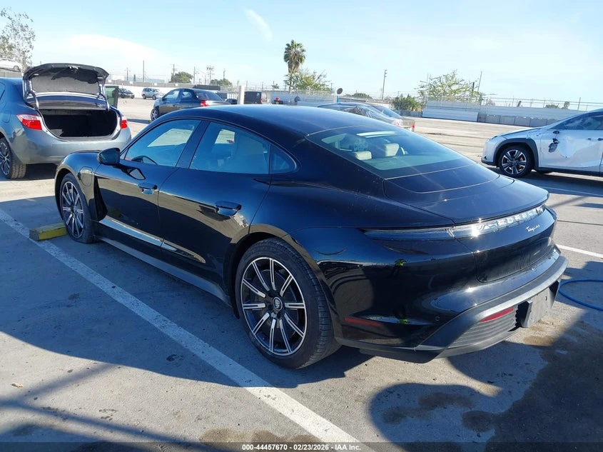 Porsche Taycan, снимка 3 - Автомобили и джипове - 54216031