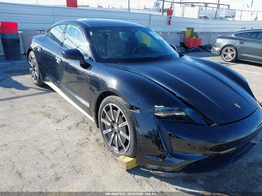 Porsche Taycan, снимка 6 - Автомобили и джипове - 54216031