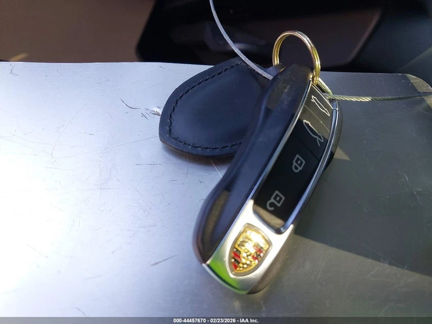 Porsche Taycan, снимка 11 - Автомобили и джипове - 54216031