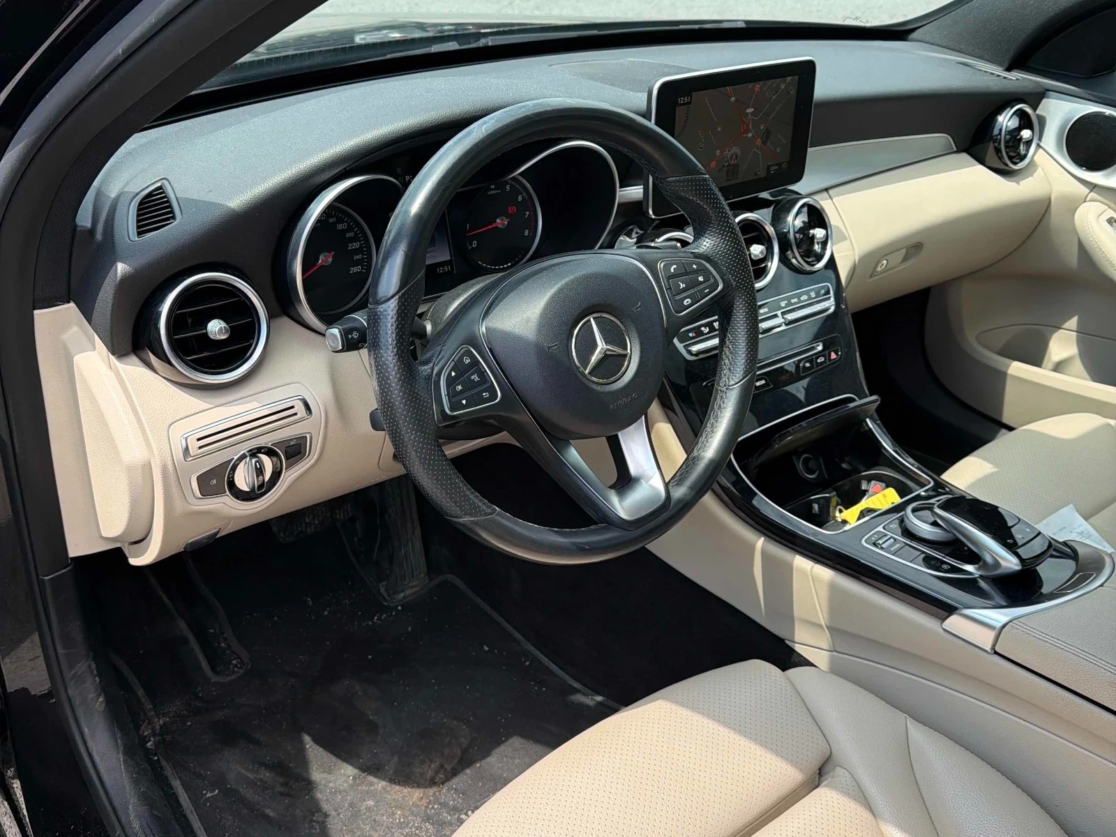 Mercedes-Benz C 300 4MATIC | AMG line | AMBIENT | CAM | PANO, снимка 4 - Автомобили и джипове - 54647812