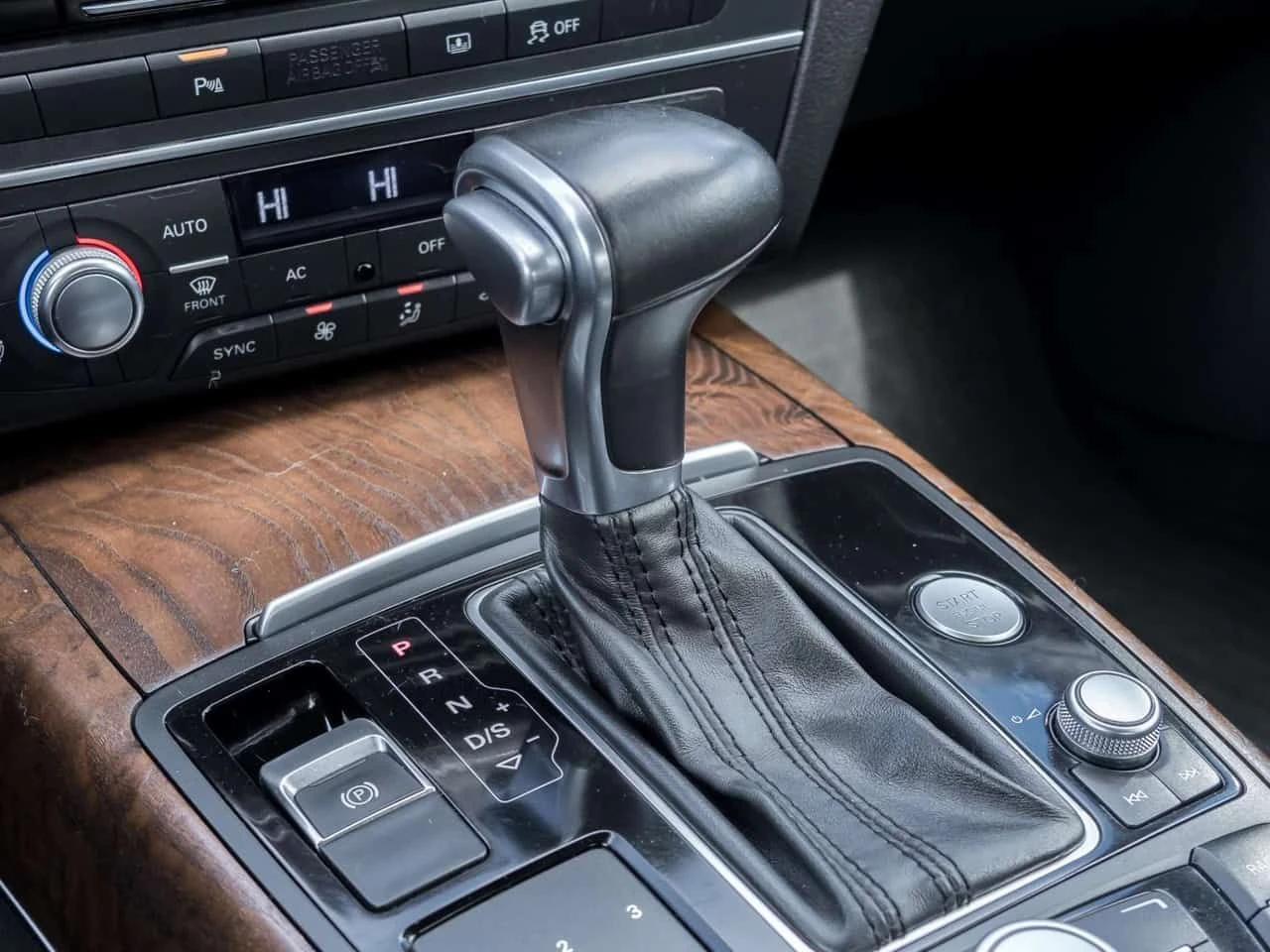 Audi A6  3.0T Technik S-LINE | PANO | ПОДГРЕВИ , снимка 16 - Автомобили и джипове - 54738383
