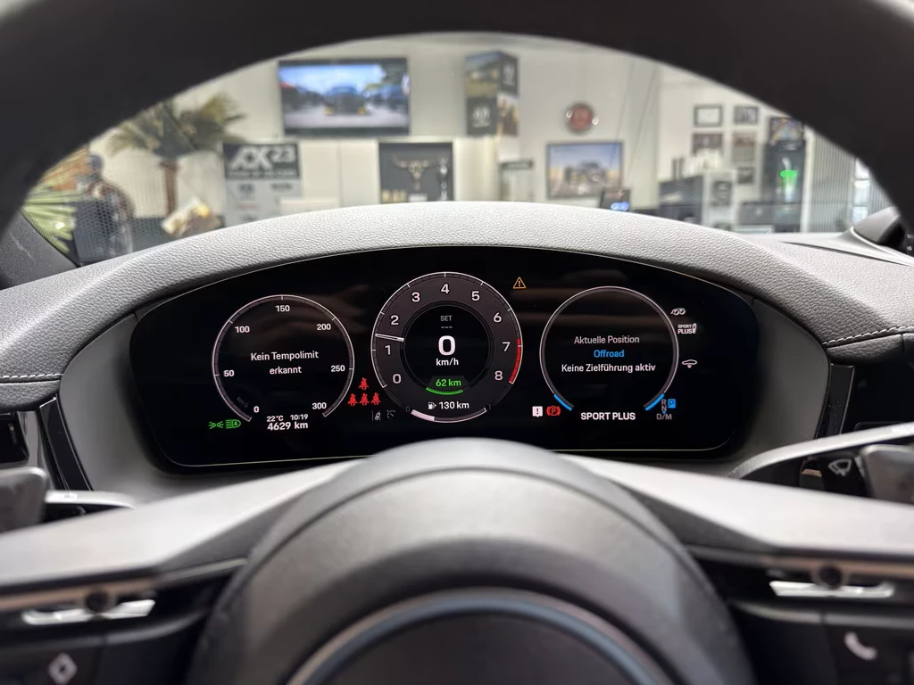 Porsche Panamera 4* E-HYBRID* BOSE* MEMORY* PANO* , снимка 10 - Автомобили и джипове - 55096854