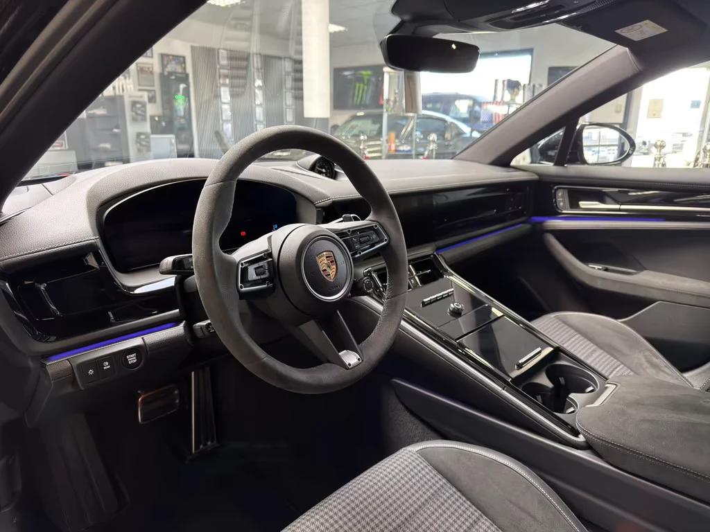 Porsche Panamera 4* E-HYBRID* BOSE* MEMORY* PANO* , снимка 6 - Автомобили и джипове - 55096854