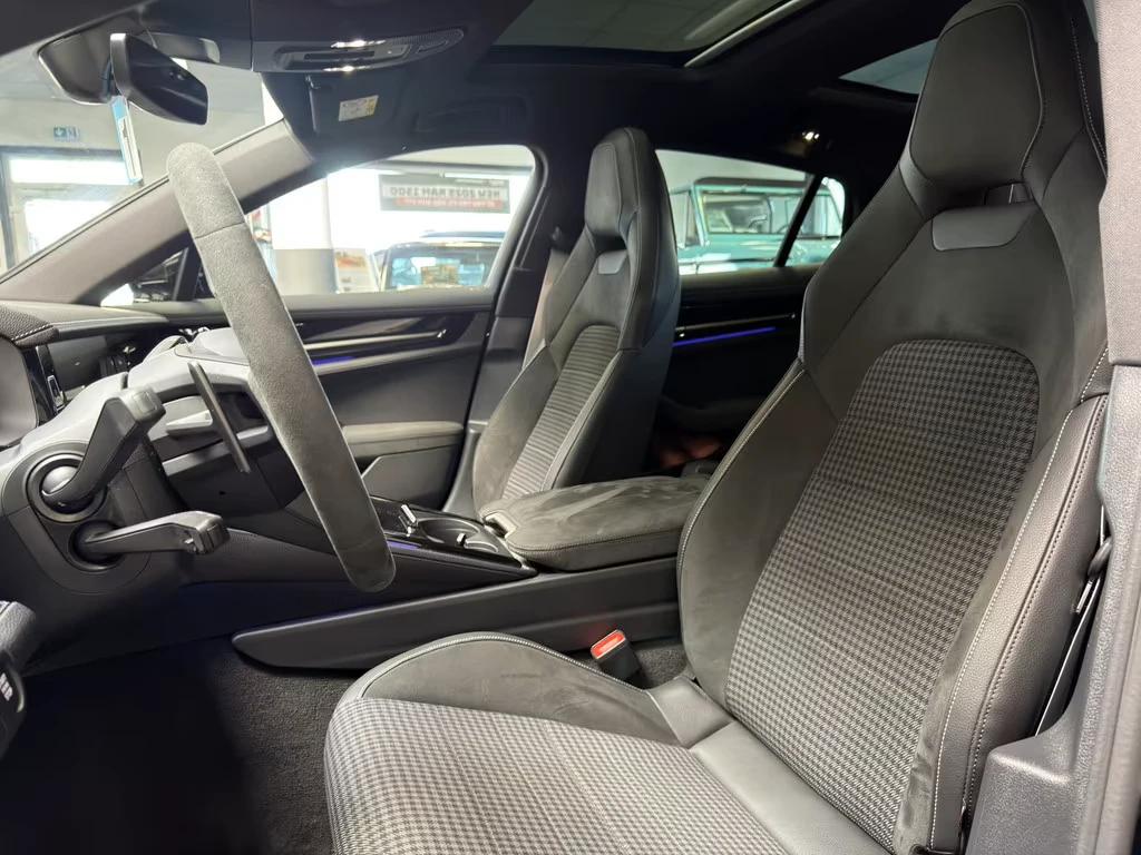Porsche Panamera 4* E-HYBRID* BOSE* MEMORY* PANO* , снимка 8 - Автомобили и джипове - 55096854