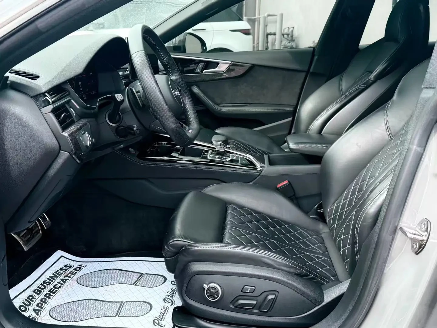 Audi S5 Technik * 360 * Carbon * АвтоКредит * (ЦЕНА ДО БГ), снимка 8 - Автомобили и джипове - 55123018