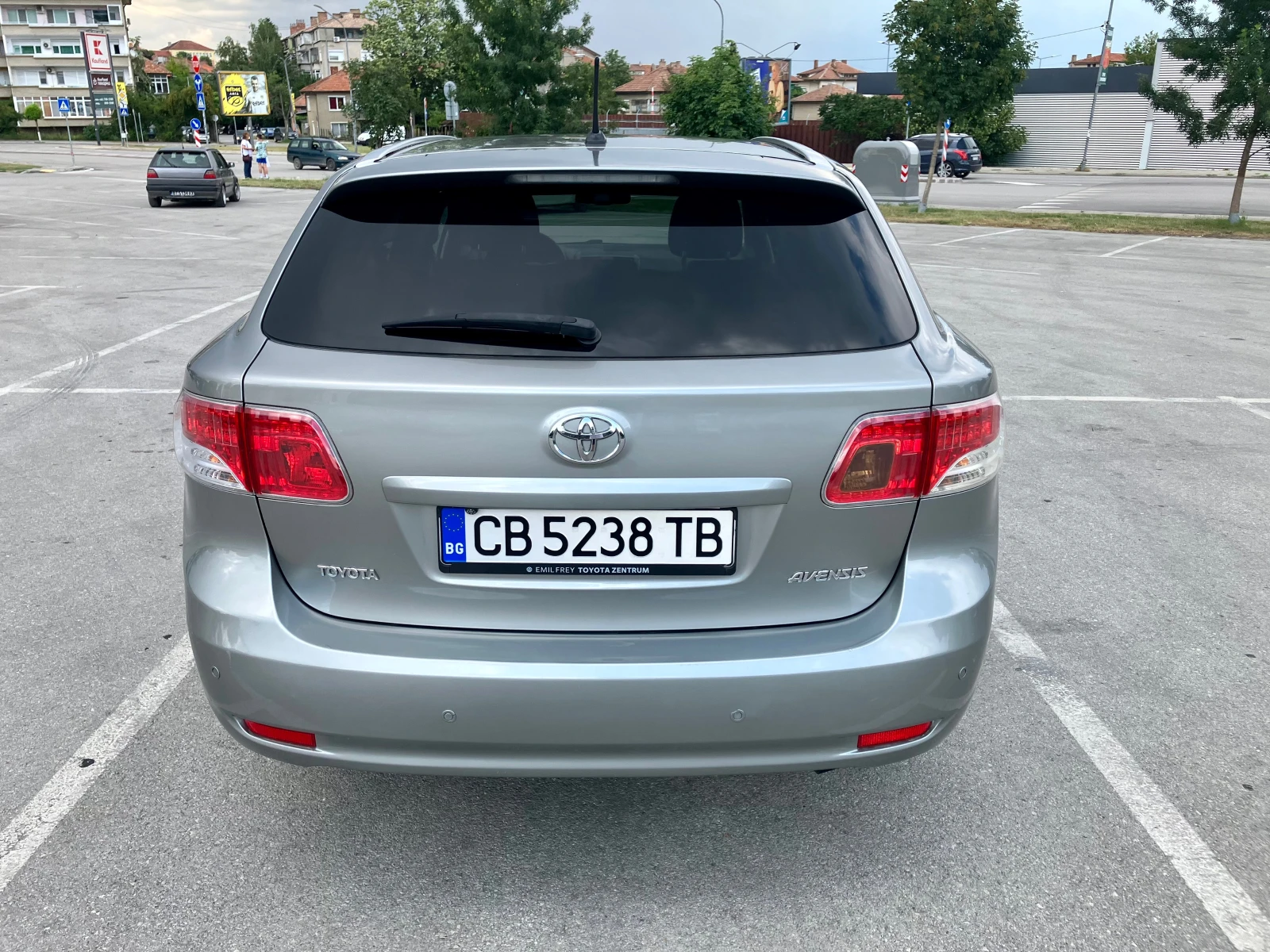 Toyota Avensis 2.2 D4D 150 кс, снимка 6 - Автомобили и джипове - 55136427