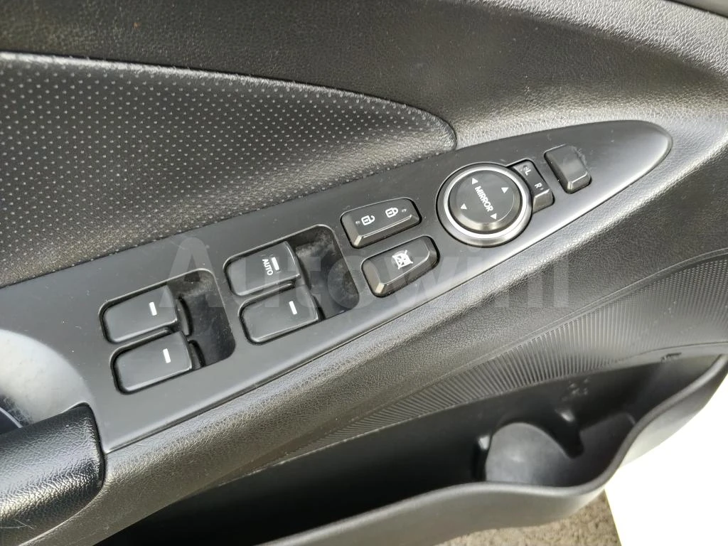 Hyundai Sonata YF, снимка 10 - Автомобили и джипове - 55300193