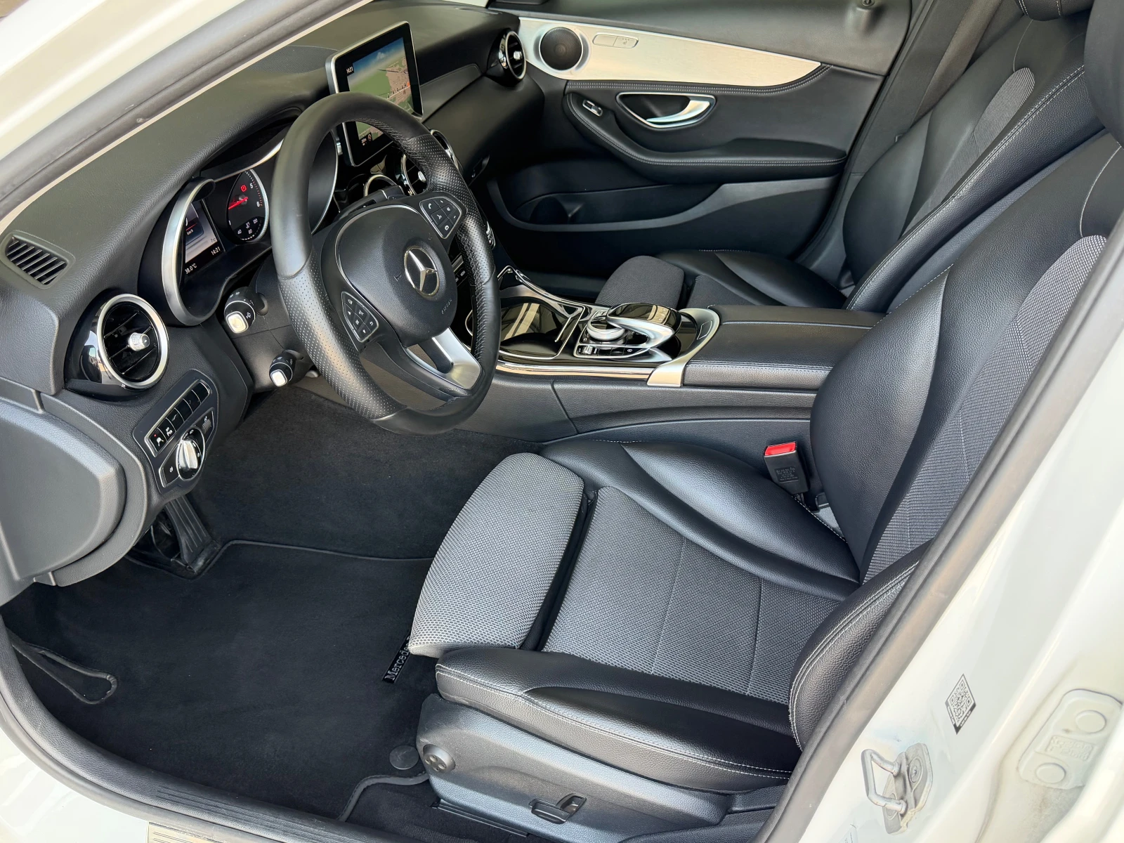 Mercedes-Benz C 220 d, 4-MATIC, SPORT-FULL SERVICE MERCEDES+ ФАКТУРИ!!, снимка 8 - Автомобили и джипове - 55654438