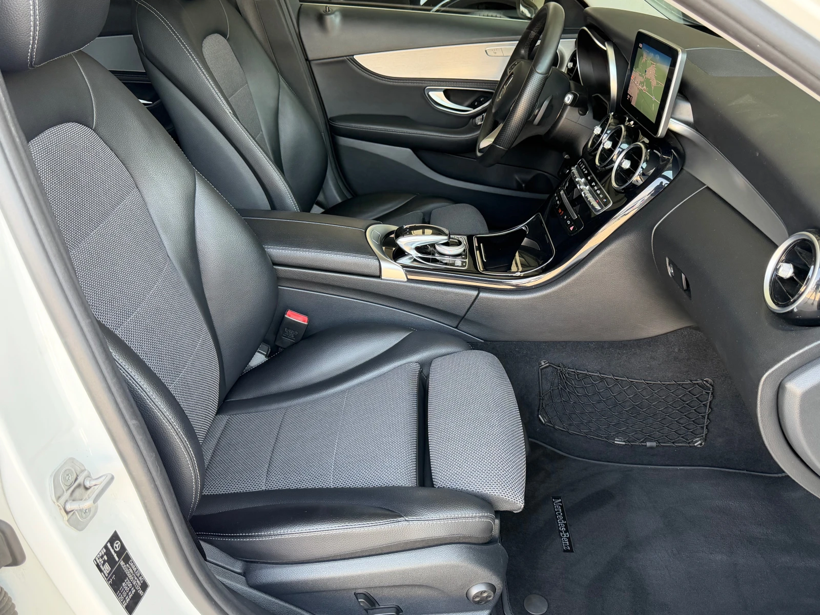 Mercedes-Benz C 220 d, 4-MATIC, SPORT-FULL SERVICE MERCEDES+ ФАКТУРИ!!, снимка 10 - Автомобили и джипове - 55654438