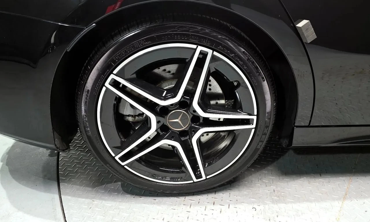Mercedes-Benz A 35 AMG| ALCANTARA| ПАМЕТ| АМБИЕНТ| 2 КЛЮЧА| , снимка 5 - Автомобили и джипове - 55885565