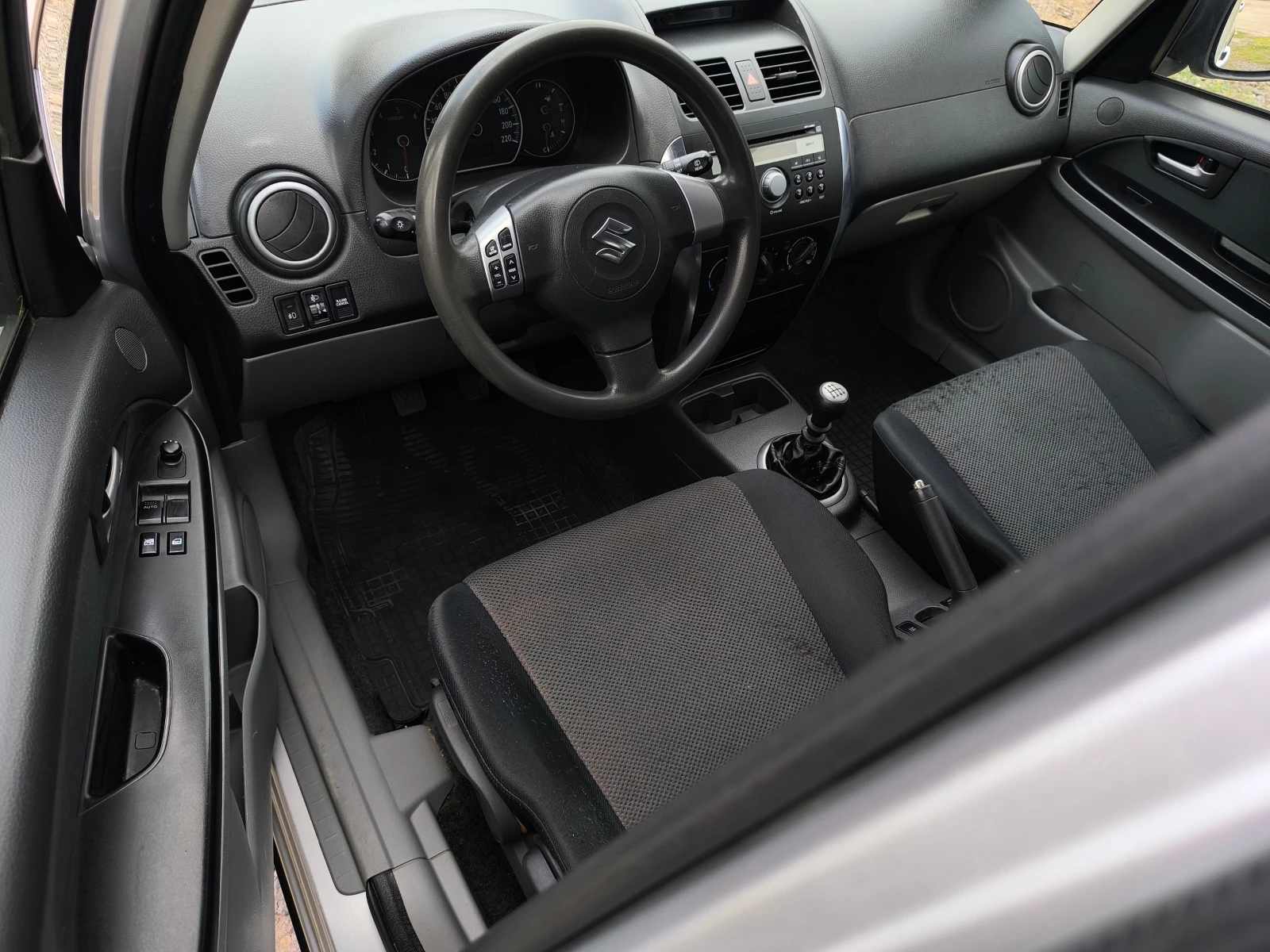 Suzuki SX4 -1.9DDIS-120кс-4х4-6 скорости-КЛИМАТИК-, снимка 10 - Автомобили и джипове - 56041323