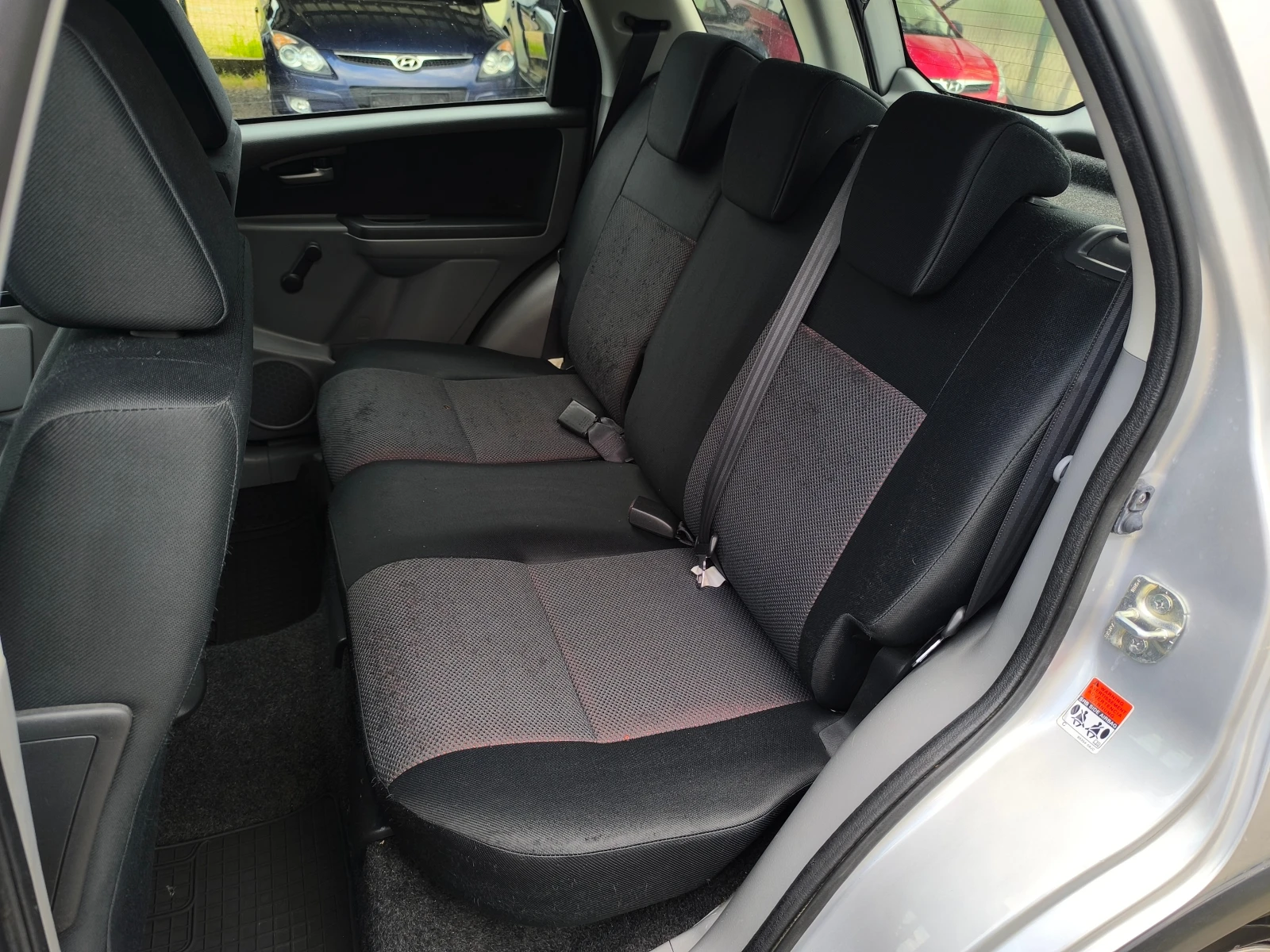 Suzuki SX4 -1.9DDIS-120кс-4х4-6 скорости-КЛИМАТИК-, снимка 12 - Автомобили и джипове - 56041323