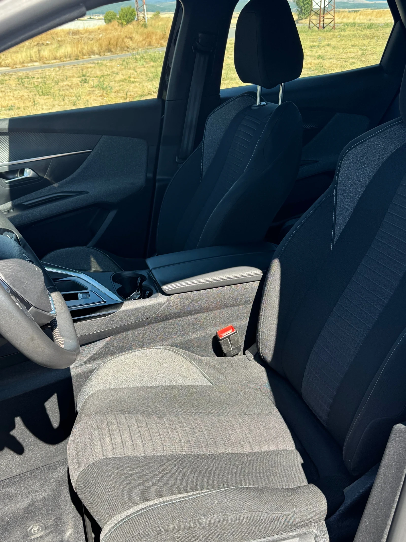 Peugeot 3008 1.5 ТОП СЪСТОЯНИЕ, снимка 7 - Автомобили и джипове - 56057180