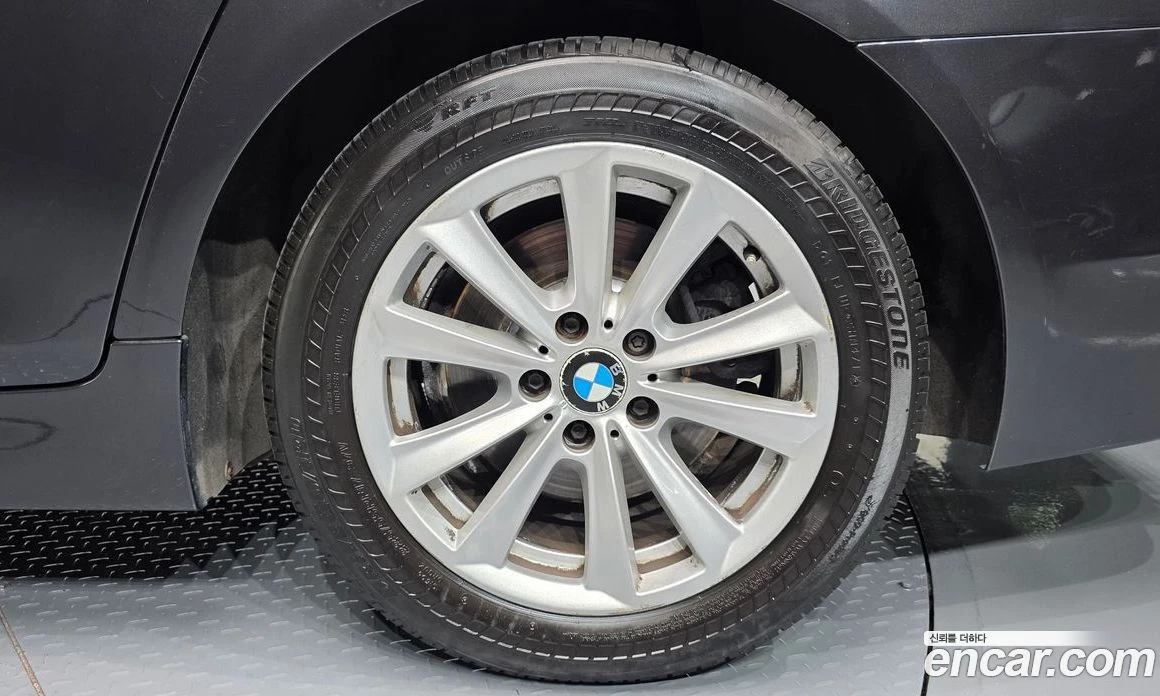 BMW 520 520i, снимка 6 - Автомобили и джипове - 56107560
