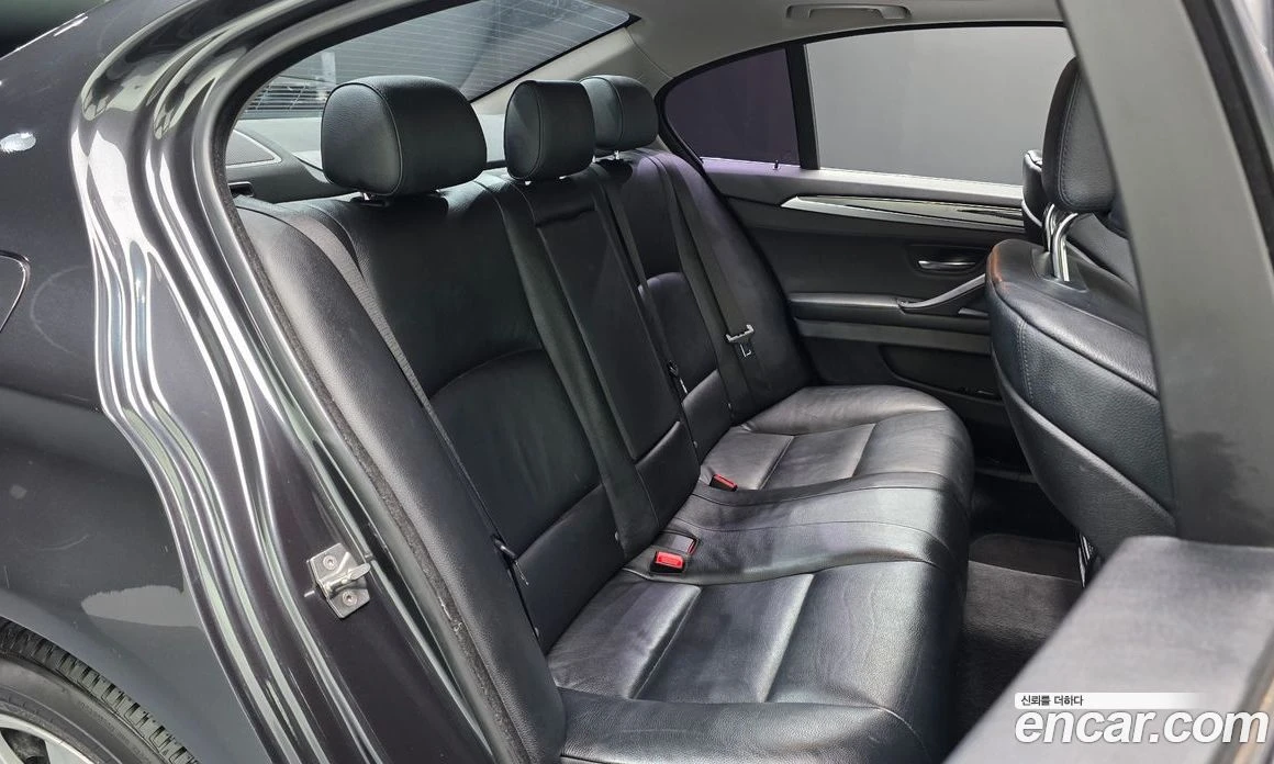 BMW 520 520i, снимка 16 - Автомобили и джипове - 56107560