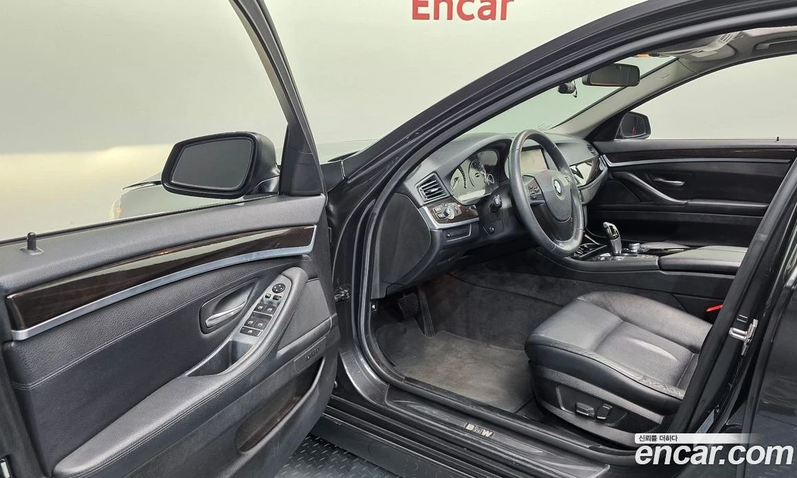 BMW 520 520i, снимка 12 - Автомобили и джипове - 56107560