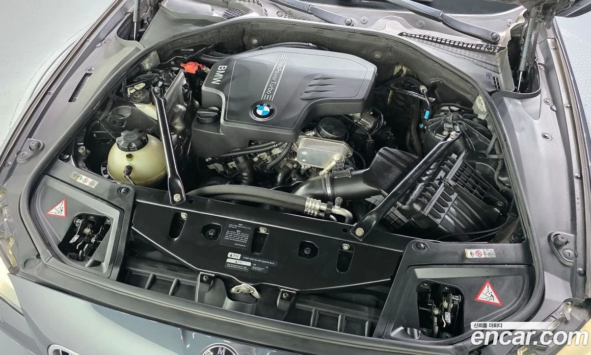 BMW 520 520i, снимка 5 - Автомобили и джипове - 56107560