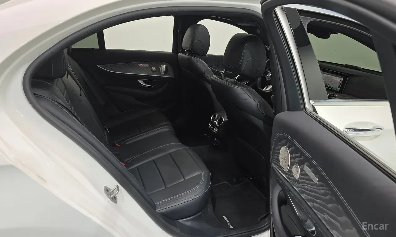 Mercedes-Benz E 350 AMG* LINE* 4MATIC* BURMESTER* ДИСТРОНИК* ХЕДЪП* 36, снимка 13 - Автомобили и джипове - 56318226
