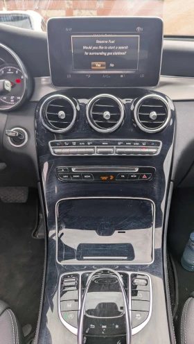 Mercedes-Benz GLC 300 * CARFAX * ОПЦИЯ ЗА ФИНАНСИРАНЕ * , снимка 8