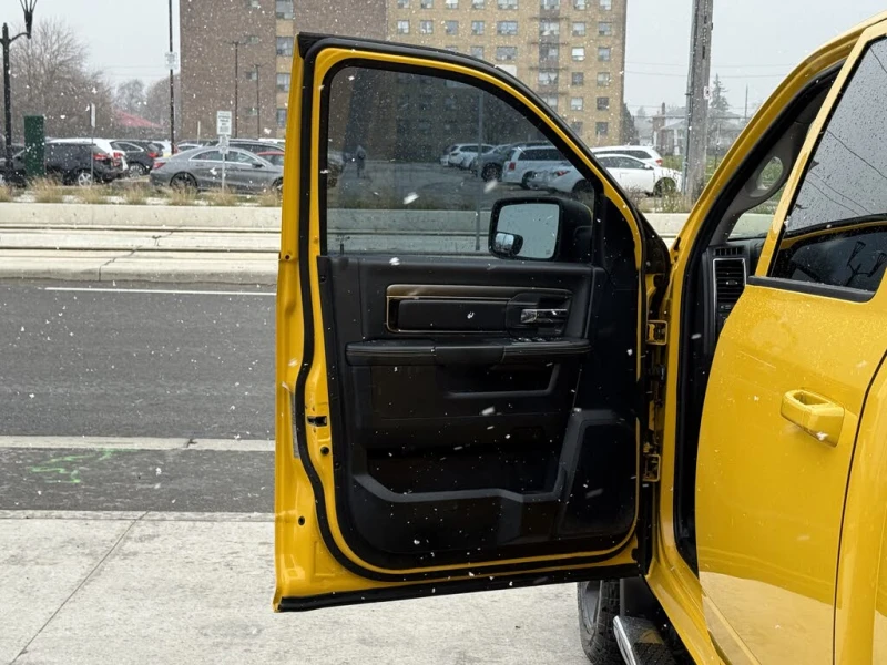 Dodge RAM 1500 Sport Crew Cab * CARFAX* * АвтоКредит* ЦЕНА ДО БГ, снимка 5 - Автомобили и джипове - 52571150